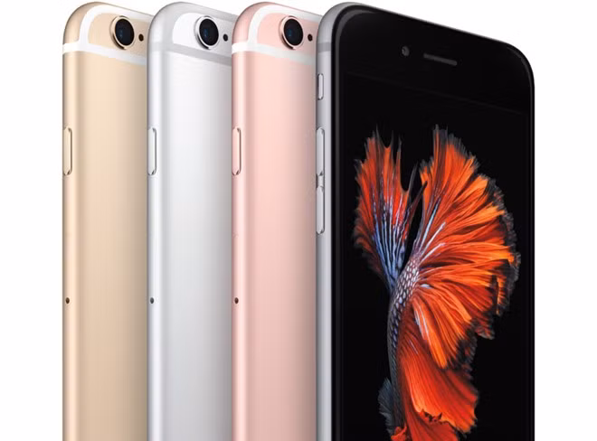  2. Thêm phiên bản vỏ vàng hồng: Quyết định bổ sung màu vàng gold đã mang lại thành công lớn cho iPhone 5S, đặc biệt ở thị trường châu Á. Lần ra mắt iPhone mới này, Apple giới thiệu thêm vỏ vàng hồng (rose gold). Như vậy, iPhone 6S và 6S Plus có 4 phiên bản màu: Xám, bạc, vàng và vàng hồng. Ngoài ra, Apple chỉ giữ tuỳ chọn vỏ màu bạc và xám cho các thế hệ iPhone trước đó (6, 6 Plus và 5S).