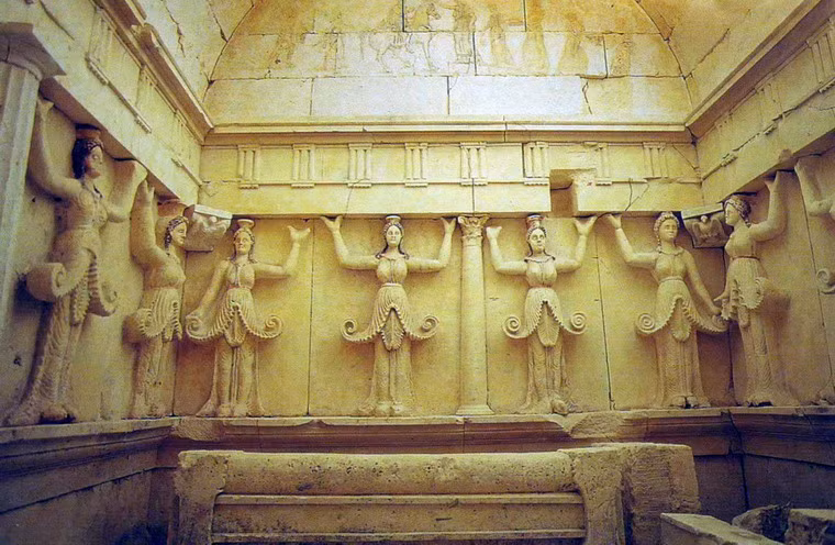 Vào năm 1985, UNESCO đã công nhận lăng mộ này là Di sản văn hóa thế giới.