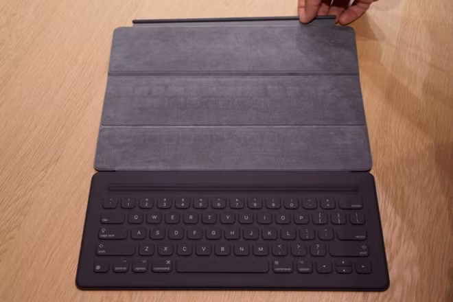 Cận cảnh toàn bộ phần bàn phím dành cho iPad Pro.