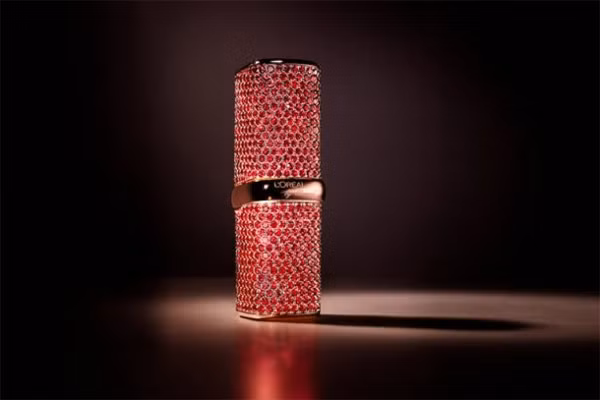 Đây là thỏi son sang chảnh thể hiện phong cách quyến rũ mà cả L'Oreal và Chopard đều muốn hướng tới.