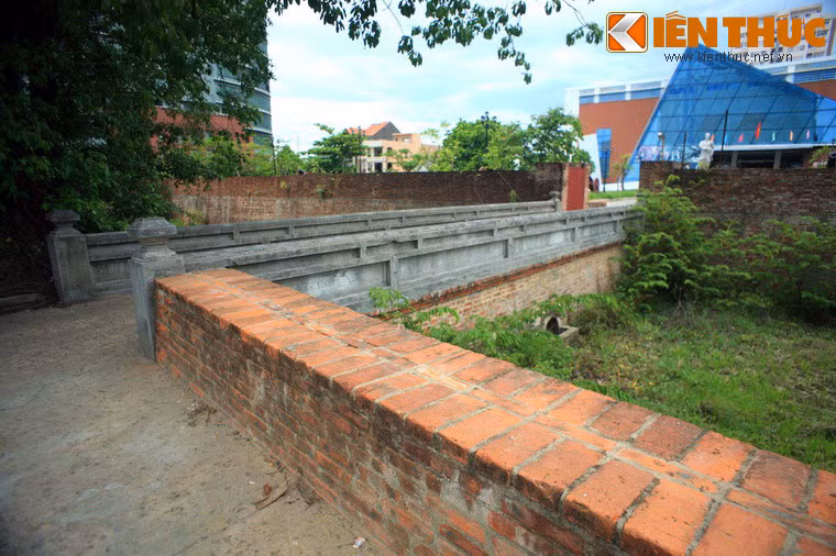 Trong cuộc tấn công của thực dân Pháp vào Đà Nẵng những năm 1858 - 1860, thành Điện Hải là một cứ điểm phòng thủ quan trọng của quân triều Nguyễn. Dưới sự chỉ huy của danh tướng Nguyễn Tri Phương, quân ta đã đánh lui hàng chục đợt tấn công của Pháp ngay tại cửa sông Hàn.