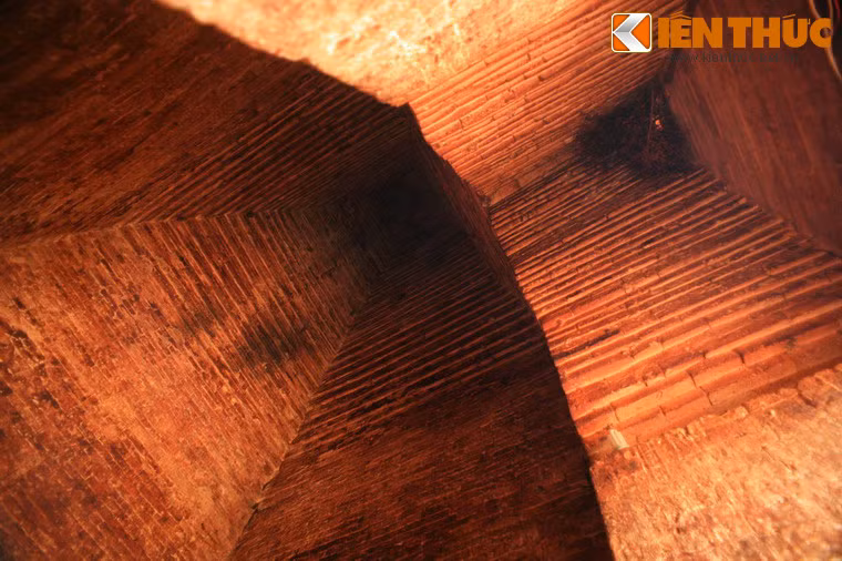Tuy chỉ có kích thước vừa và nhỏ, nhưng tháp Po Sah Inư chắt lọc được những tinh hoa kỹ thuật kiến trúc và nghệ thuật trang trí của người Chăm xưa.