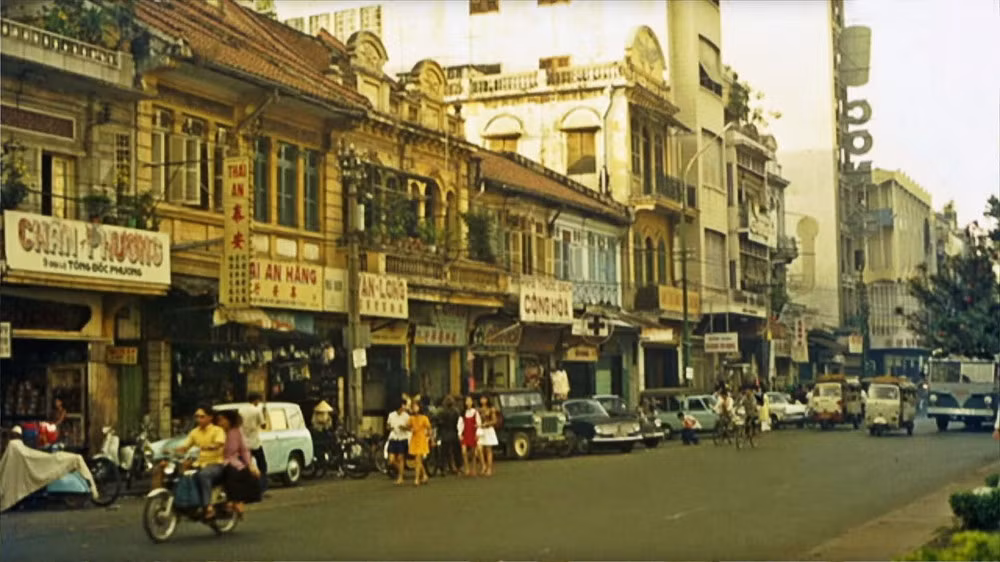 Đường Tổng Đốc Phương.