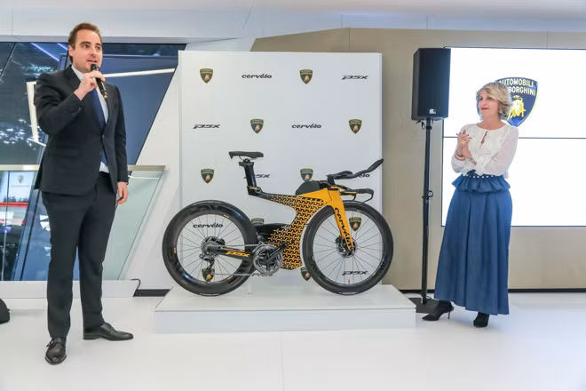 Theo Luxexpose, vì là mẫu xe đạp thuộc dòng xe Triathlon nên nó có thể đạt tốc độ nhanh nhất, với công nghệ tiên tiến nhất thế giới, mang kiểu dáng khí động học, thiết kế hài hoà giữa tốc độ, sự tiện dụng và dễ dùng.