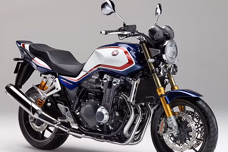 Các dòng CB1300SF và CB1300SB 2019 cơ bản sẽ có giá niêm yết lần lượt là 1.483.920 và 1.591.920 yen (khoảng 307,8 và 315,1 triệu đồng.
