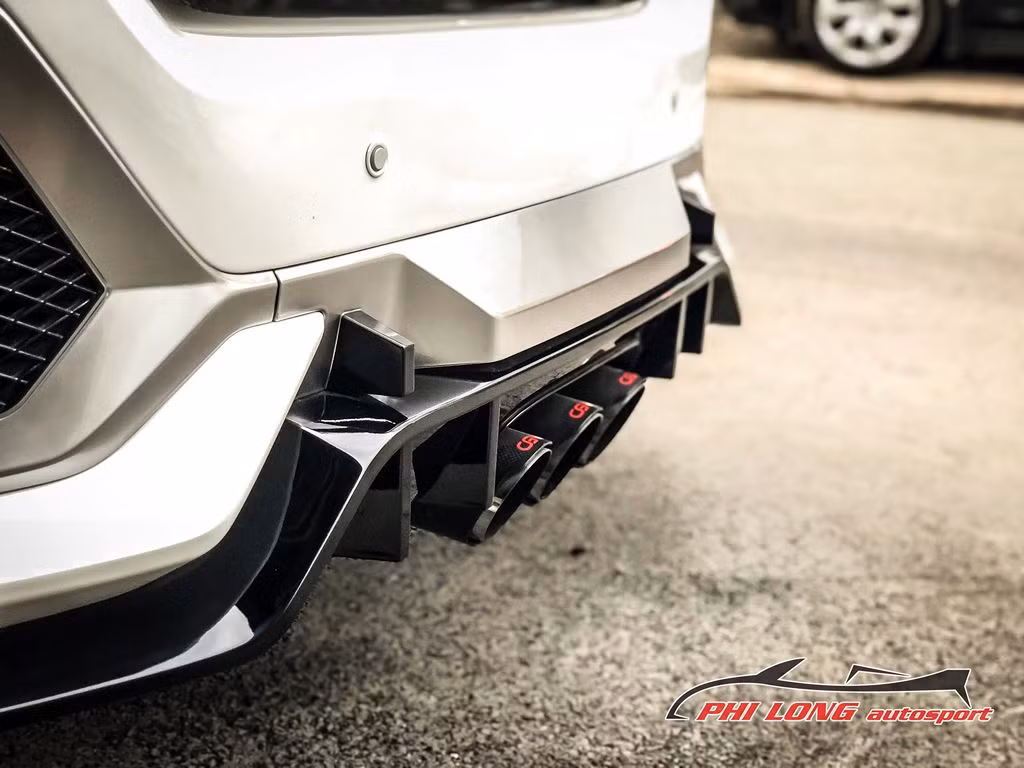 Bộ ba ống pô độ mới của xe.