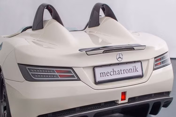 Phần đuôi xe giữ nguyên thiết kế truyền thống của Mercedes-Benz.