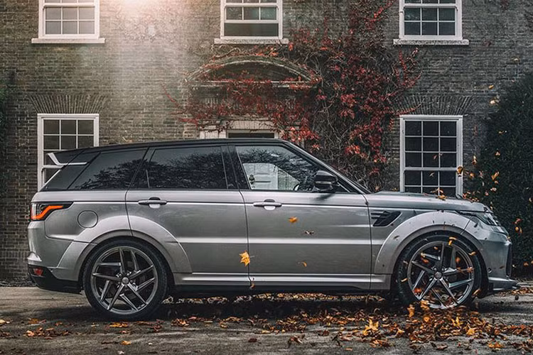 Kahn Design cũng đầu tư thiết kế riêng biệt cho bản độ này bộ mâm mới với đường kính lên tới 23 inch.