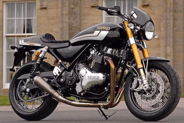 Môtô hoài cổ Norton Commando 961 Street vừa ra mắt gây thu hút khi sở hữu thiết kế kiểu dang mang nét hoài cổ từ thập niên 70 nhưng lại được trang bị nhiều "đồ chơi" hiện đại.