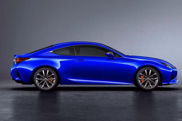 Mẫu coupe sang trọng này được bổ sung thêm một tùy chọn sơn ngoại thất Blue Vortex Metallic hoàn toàn mới, bên cạnh 10 tùy chọn sẵn có.