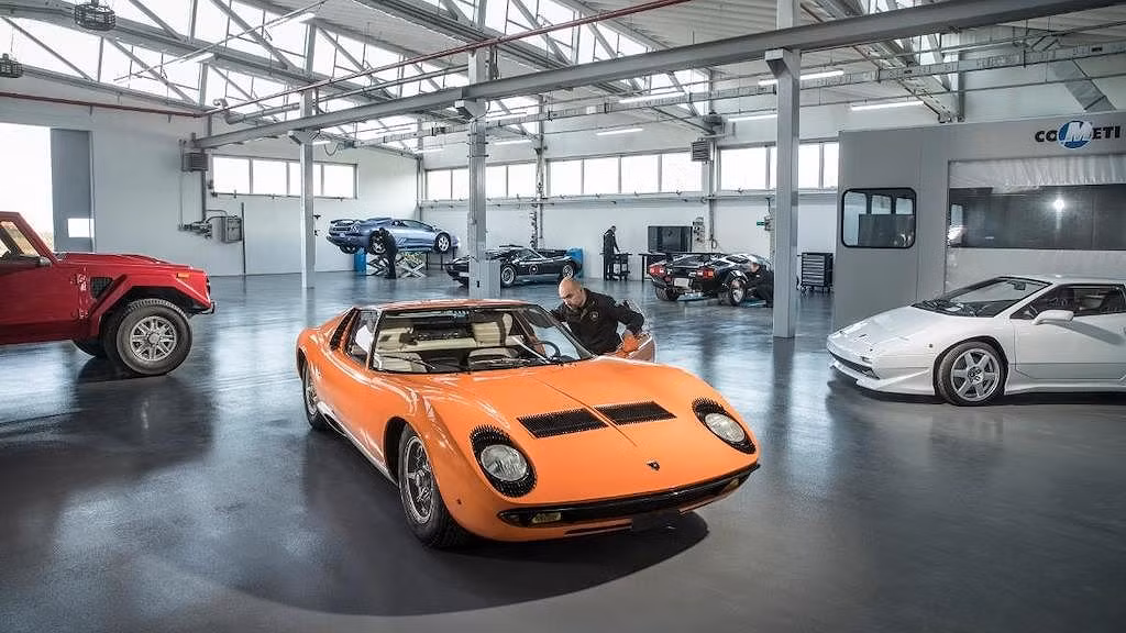 Nằm ở trung tâm vùng Sant'Agata, Ý, Polo Storico là nơi nhận phục chế và gìn giữ mọi model siêu xe Lamborghini cổ nhất trong lịch sử. Đây cũng là nơi duy nhất trên Thế giới có thể hồi sinh những chiếc siêu xe "bò tót" bằng những phụ tùng zin 100%.