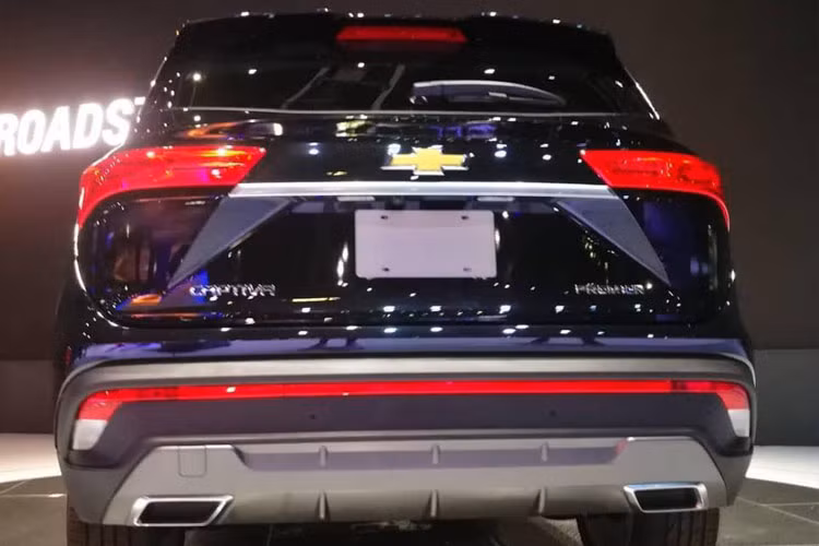 Chevrolet Captiva 2019 cũng bê nguyên thiết kế đuôi xe của Baojun 530.