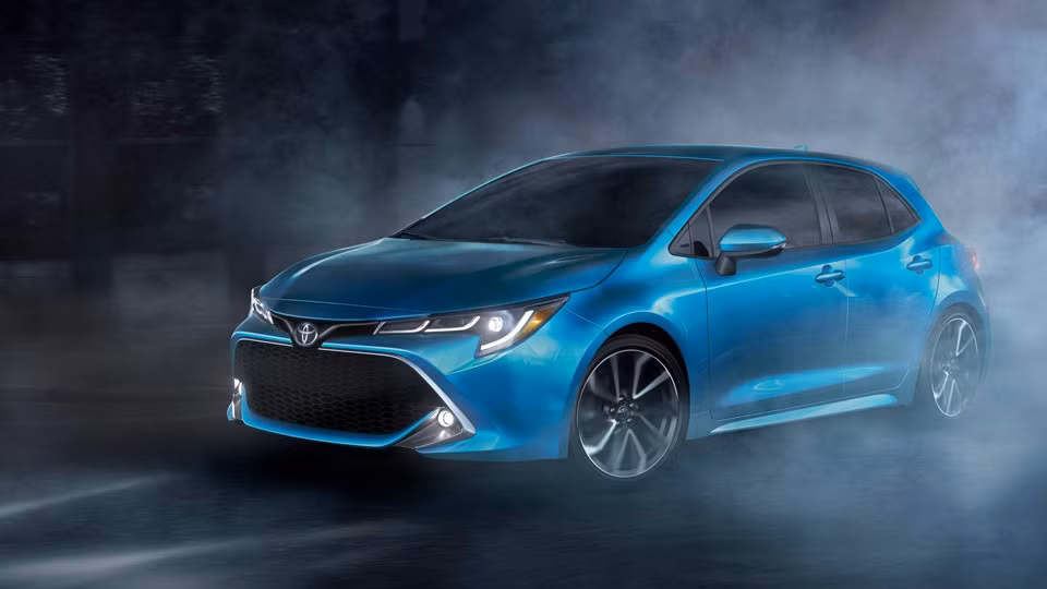 Mẫu Toyota Corolla hatchback được cho ra mắt tại Geneva Motor Show hồi đầu năm. Dựa trên nền tảng thiết kế toàn cầu thế hệ mới TNGA của Toyota, Corolla 2020 sẽ có thêm cấu hình Touring Sports, được xây dựng dựa trên biến thể hatchback với thiết kế thể thao hơn. Toyota Corolla Touring Sport trang bị động cơ xăng tăng áp 1.2L và 2 tùy chọn.