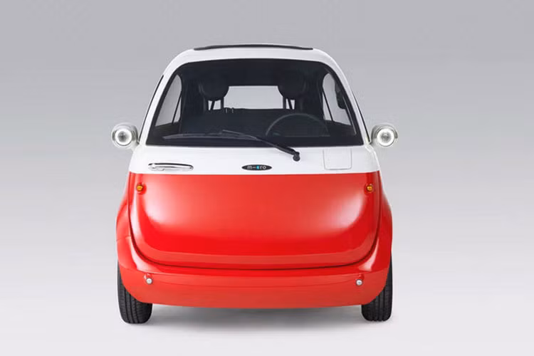  Ôtô siêu nhỏ Isetta từng do hãng BMW sản xuất nhưng đã bị khai tử cách đây 56 năm. Đến nay, một công ty Thụy Sĩ sẽ tái sinh nó với nhiều khác biệt bắt đầu từ tên gọi mới lá Microlino và động cơ chạy bằng điện...