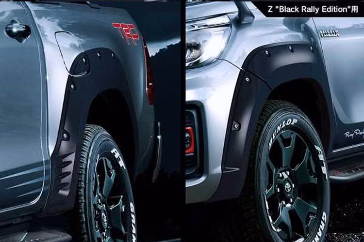 Bộ mâm mang màu sơn đen cùng cặp lốp off-road mạnh mẽ hơn.