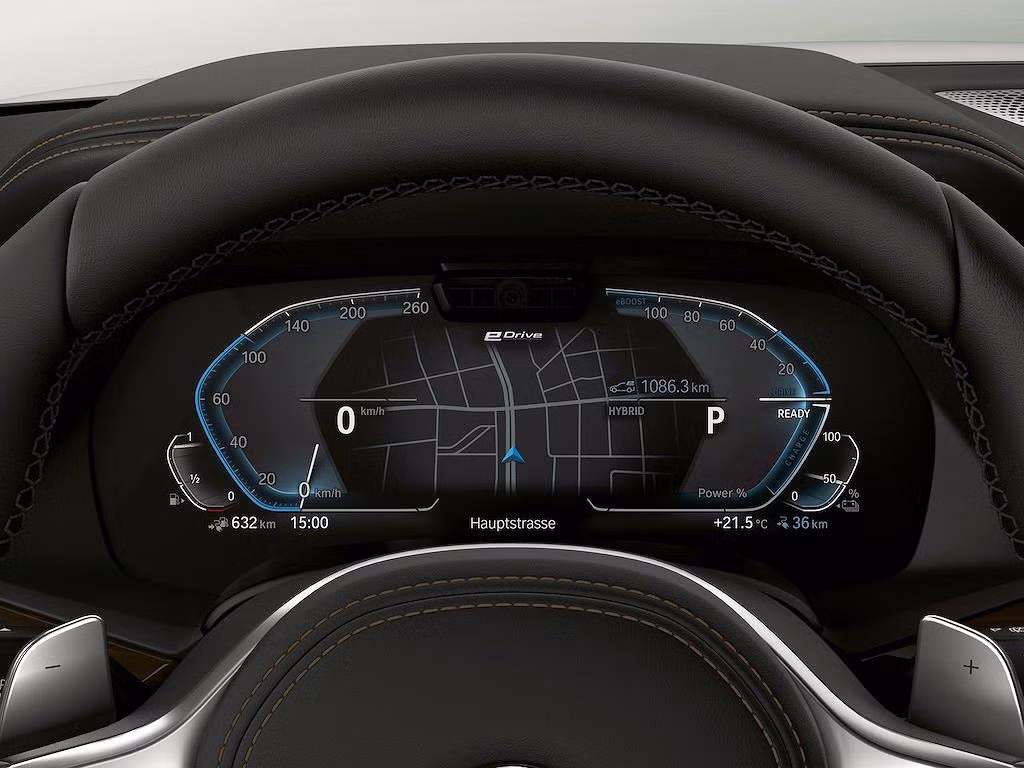 BMW X5 xDrive45e iPerformance mới cho thị trường châu Âu sẽ sẵn sàng được bán ra trong năm 2019. Riêng phiên bản dành cho thị trường Mỹ, các khach ahngf sẽ phải chờ tới năm 2020, khi đó sẽ là model 2021. Mức giá xe BMW X5 2019 chưa được công bố.
