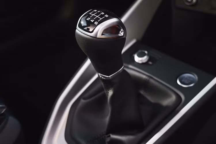 Cả hai loại hộp số đều đạt vận tốc tối đa 203 km/h.