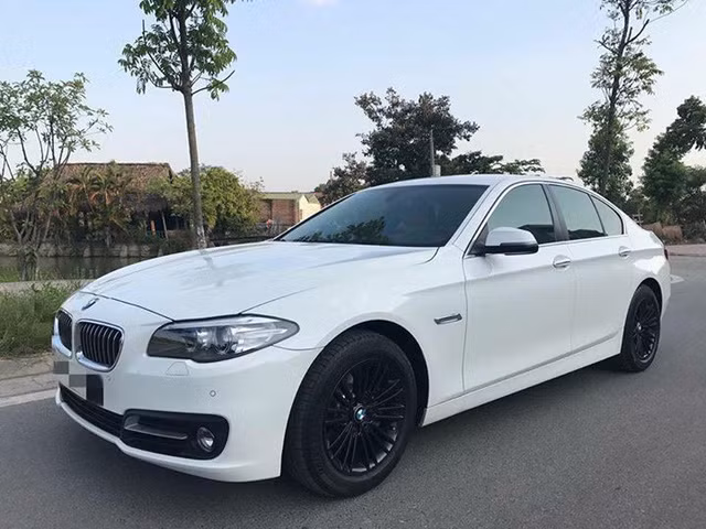 Như vậy, chỉ sau gần 4 năm sử dụng, tính theo mức giá mới mua xe sang BMW 520i lên đến khoảng 2,1 tỷ đồng, vị chủ nhân này "bị lỗ" hơn 700 triệu đồng.
