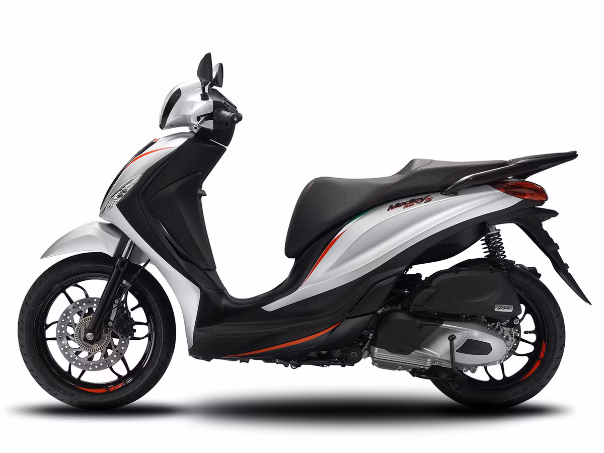 Mẫu xe ga Medley ABS 2018 mới được sản xuất tại tổ hợp công nghiệp Piaggio đặt ở Vĩnh Phúc đã chính thức ra mắt người tiêu dùng với mức giá khởi điểm từ 72,5 triệu đồng.