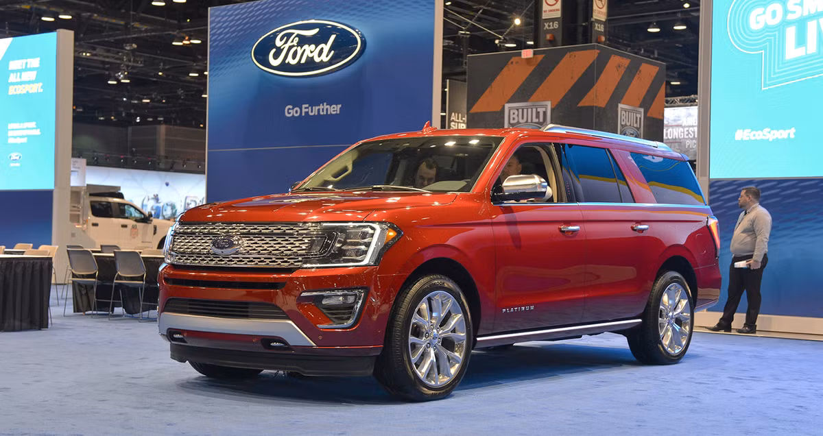 Đứng đầu trong danh sách những mẫu xe SUV mạnh nhất thế giới là mẫu xe Ford Expedition 2018, chiếc xe thương hiệu Mỹ này sở hữu khả năng kéo đồ vật có trọng lượng lên tới 4.218 kg.