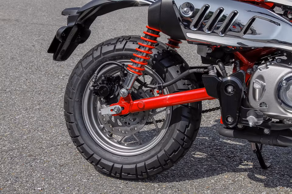 Nhìn ở bên ngoài, Honda Monkey có kích thước tương đồng với mẫu xe MSX.