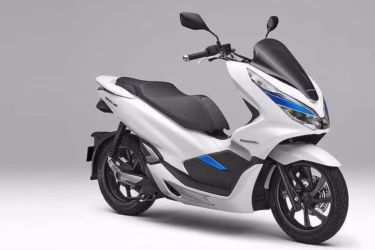 Trước khi mở bán rộng rãi đến thị trường Đông Nam Á, đầu tiên là Philippines. Honda đã bắt đầu mở kênh cho thuê mẫu PCX chạy hoàn toàn bằng điện từ ngày 30/11. Mô hình cho thuê Honda PCX Electric mới sẽ được triển khai từ dịch vụ chia sẻ xe ở Tokyo cũng như là các dịch vụ cho thuê xe máy tại các khu du lịch, khu nghỉ dưỡng vào đầu năm 2019.