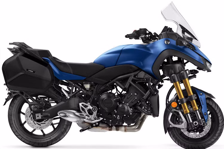 Để phù hợp với mục đích phượt đường dài, xe được trang bị nhiều chi tiết cần thiết và rất hữu dụng.