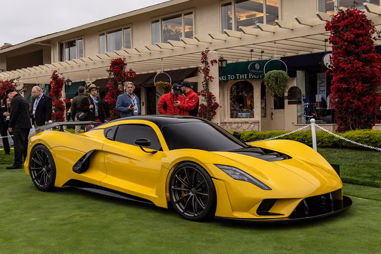 Siêu xe Venom F5 ngoài gây chú ý bởi việc sở hữu khối động cơ mạnh cực đỉnh thì ngoại hình xe cũng khiến nhiều fan phải mê mẩn.
