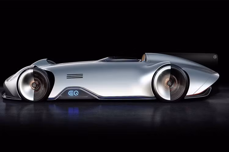 Siêu xe điện của Mercedes sử dụng động cơ điện nhưng tiếng bô xe của Mercedes EQ Silver Arrow mới vẫn rất uy lực. Và hãng cũng đưa ra tùy chọn tiếng bô xe Công thức I hoặc Mercedes-AMG V8 đầy hứng khởi cho khách hàng lựa chọn.