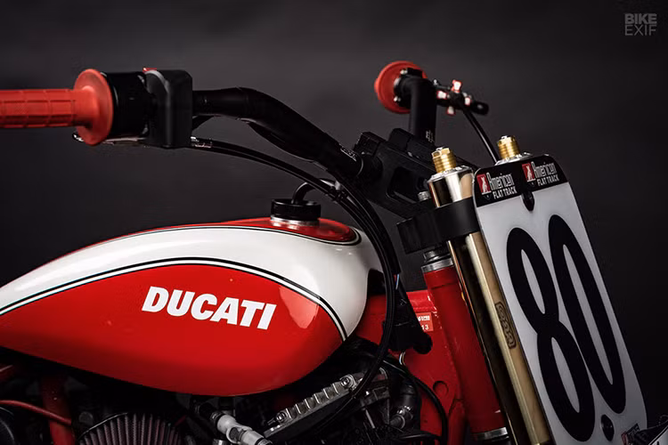 Sau thành tích ấn tượng trước một tượng đài như Harley Davidson, lò độ nằm ở thành phố Atlanta này đã thực sự nổi tiếng hơn nhiều và nhận được nhiều sự quan tâm hơn của giới mê xe. Tiếp nối cho những thành công đó, Lloyd Brothers tiếp tục tạo cơn sốt khi cho ra mắt mẫu xe độ Flat Tracker Ducati dành riêng cho thể thức AFT Twins, với yêu cầu dung tích động cơ không quá 850 cc.