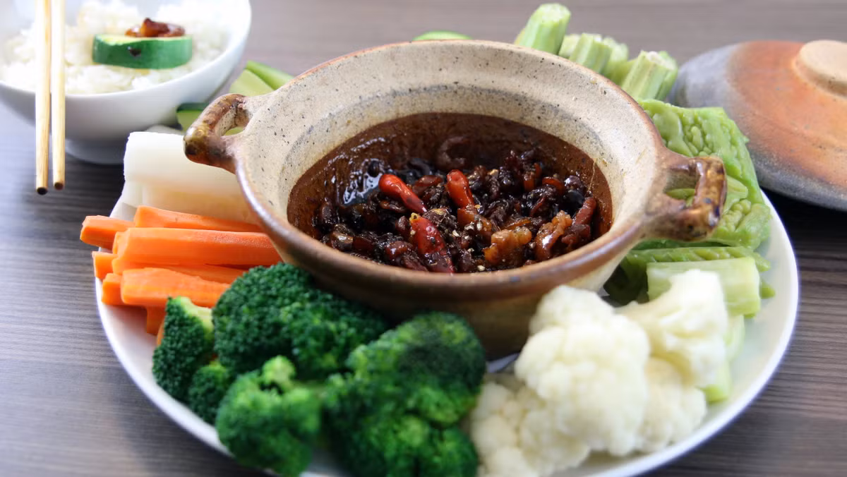 Món kho quẹt: Món ăn này là đặc sản dân dã của miền Tây. Kho quẹt thường được dùng để ăn với cơm trắng, làm gia vị chấm rau củ quả luộc... Ảnh: Homnayangi.