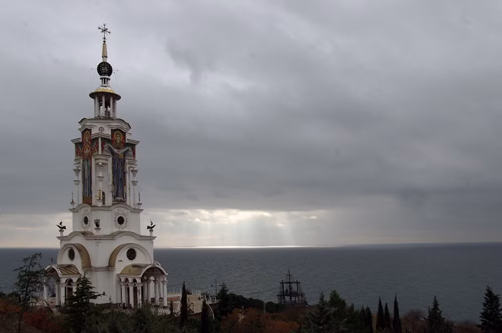 Nhà thờ Thánh Nicholas. Đây là nhà thờ tháp hải đăng duy nhất trên bán đảo Crimea để tưởng nhớ những người thiệt mạng trên biển. Ảnh Sputnik