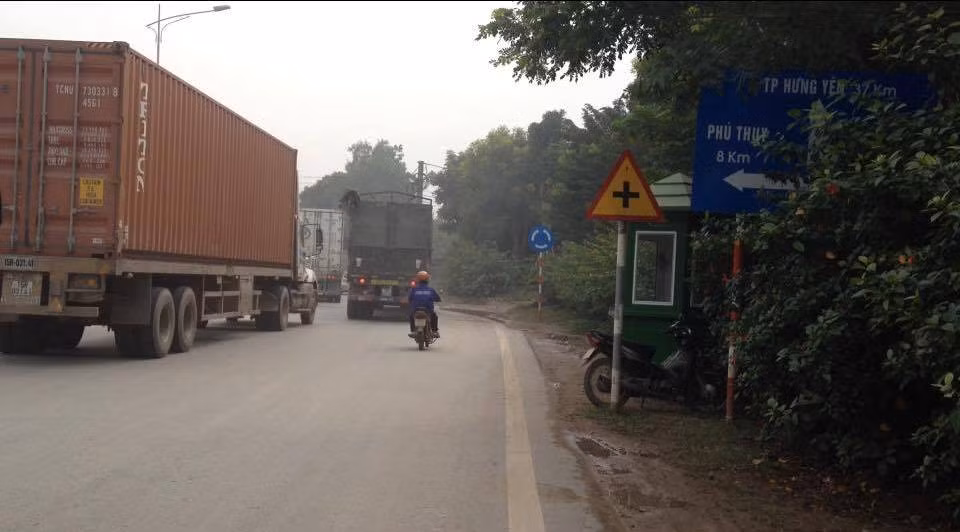 Hang nghin xe “xuyen” duong lien tinh Ha Noi - Hung Yen ne tram thu phi