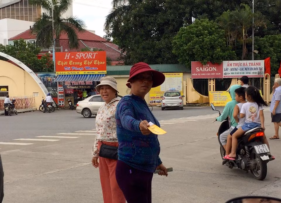 "Phe ve" het gia, nguoi ham mo bong chuyen choang vang-Hinh-2