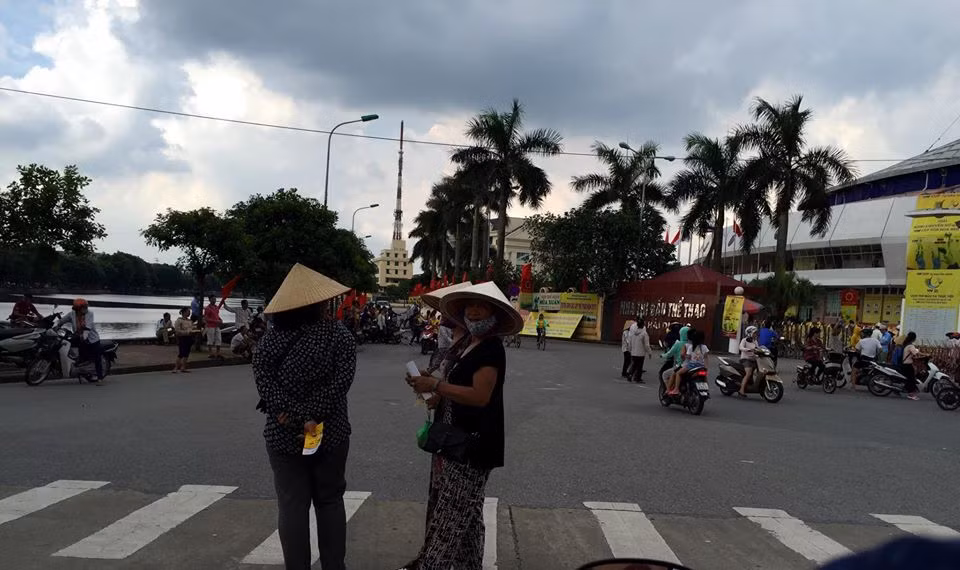 "Phe ve" het gia, nguoi ham mo bong chuyen choang vang-Hinh-4