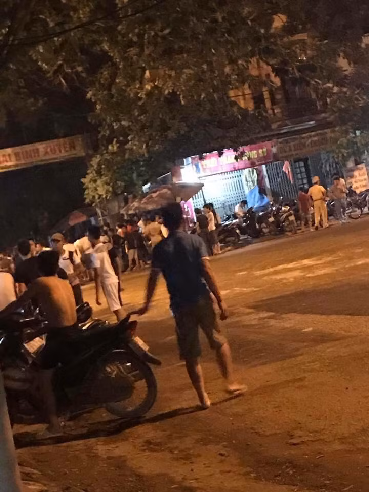 Vinh Phuc: Dang dieu tra vu hon chien, chem lia dau mot thanh nien-Hinh-2