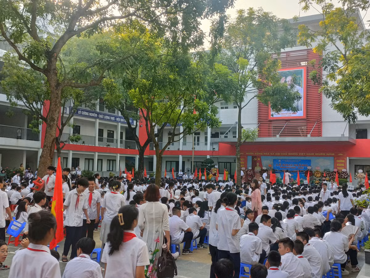 Hoc phi pho thong cong lap cao nhat 340.000 dong/thang