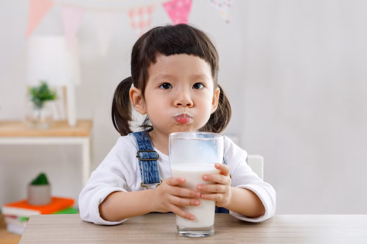 Trẻ bú sữa công thức có chứa 2’-FL HMO đáp ứng miễn dịch gần như trẻ bú sữa mẹ Tre bu sua cong thuc co chua 2’-FL HMO dap ung mien dich gan nhu tre bu sua me