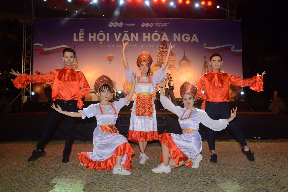 Ron rang chuoi hoat dong ben le chao mung le ra mat Bamboo Airways tai FLC Quy Nhon-Hinh-11