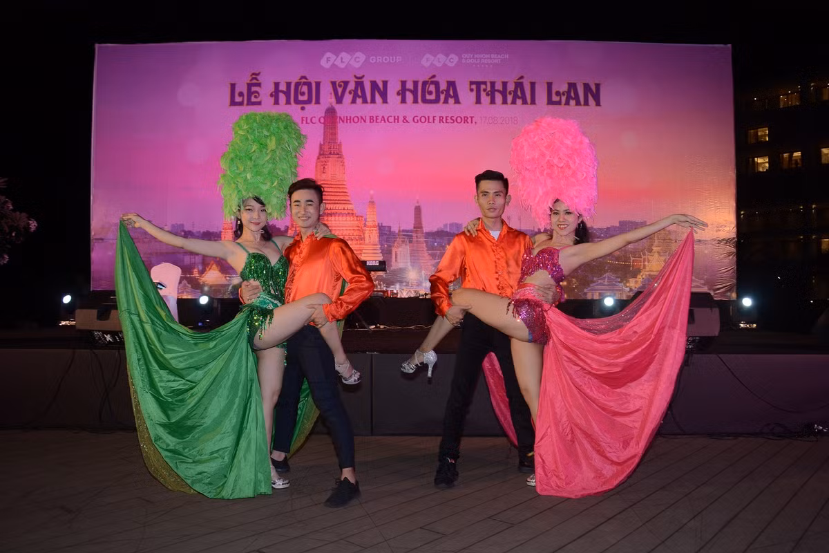 Ron rang chuoi hoat dong ben le chao mung le ra mat Bamboo Airways tai FLC Quy Nhon-Hinh-10