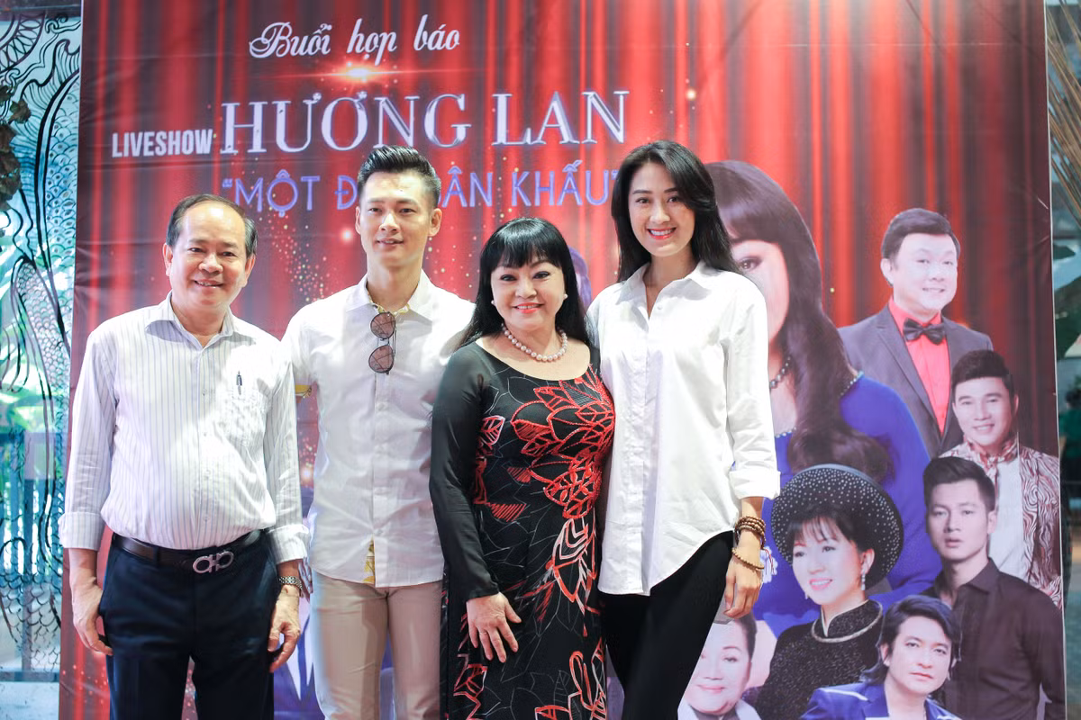 Huong Lan lam liveshow dau tien sau hon nua the ky mang nghiep cam ca-Hinh-3
