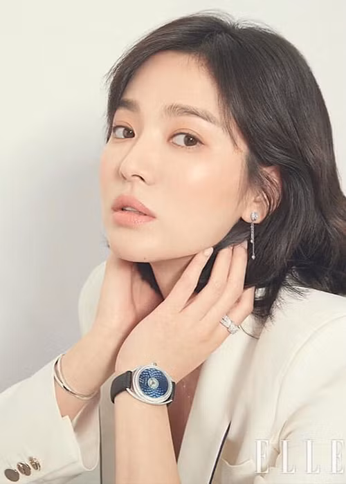 Công ty quản lý của Song Joong Ki và Song Hye Kyo phủ nhận tin đồn cặp đôi ly hôn nhưng vẫn không thể nào dập tắt những lời đồn thổi. Ảnh: Elle