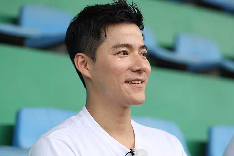 Jasper Cho - nam diễn viên phim "Hậu duệ của mặt trời" cũng dành tình cảm cho nhà cầm quân người Hàn. Ảnh: Lao động
