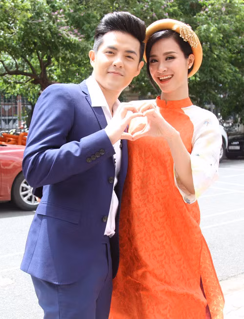 Không chỉ ăn ý trong cuộc sống đời thường, ở bất kỳ vị trí nào, sự tâm đầu ý hợp của họ đều trở thành sức mạnh của cả hai. Trong chương trình The Voice Kids 2016, thí sinh được huấn luyện trong đội của họ - Trịnh Nhật Minh - đã xuất sắc giành giải quán quân.