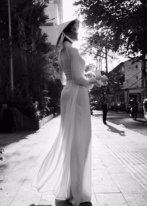 Nàng hoa hậu dân tộc Ê-đê vô cùng tâm đắc với những thước ảnh này.