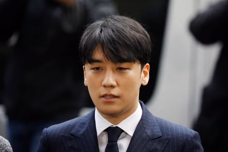 Hinh anh thoi chua noi tieng cua “tu ong” Seungri