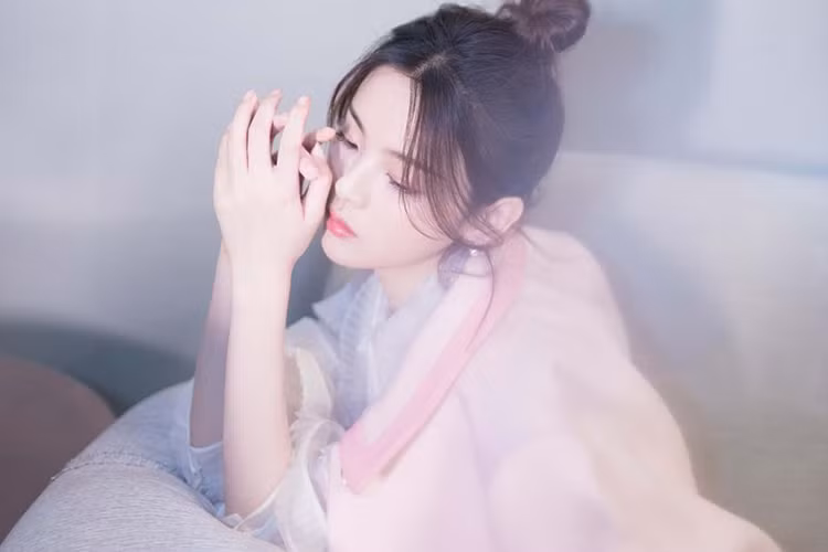 Trong suốt chương trình, Dương Siêu Việt bị chê kém tài. Khả năng nhảy lẫn hát của cô được nhận xét dưới mức trung bình.