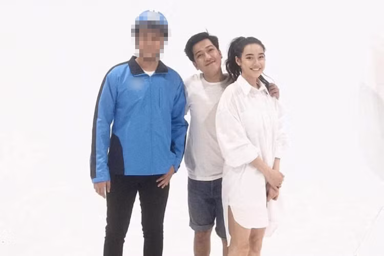Sau 1 tháng bị đồn sinh con, Nhã Phương lộ diện bên Trường Giang. Ảnh: Dân Việt