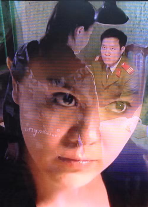 Trong "Người phán xử" và "Khi đàn chim trở về", Ngọc Crystal Eyes đều chỉ đảm nhận vai phụ.