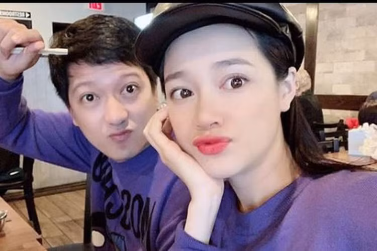 Cặp đôi thỏa mái chia sẻ hình ảnh bên nhau sau đám cưới. Trước đây, cả hai vốn hạn chế đăng tải khoảnh khắc bên nhau.